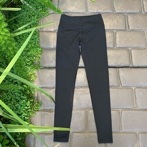 VICTORIA SECRETS Sport Leggings EUC Size XS